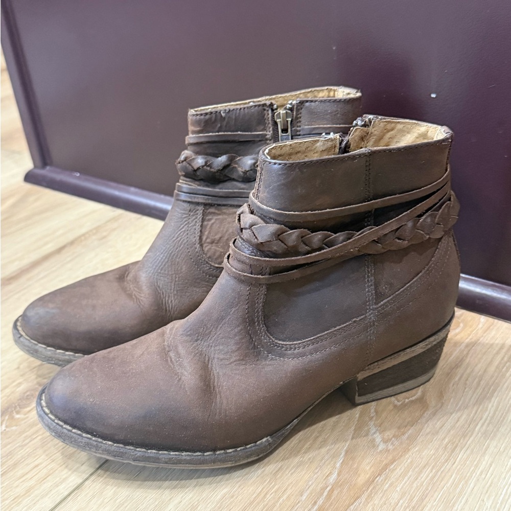Circle G Brown Leather Braided Ankle Booties
